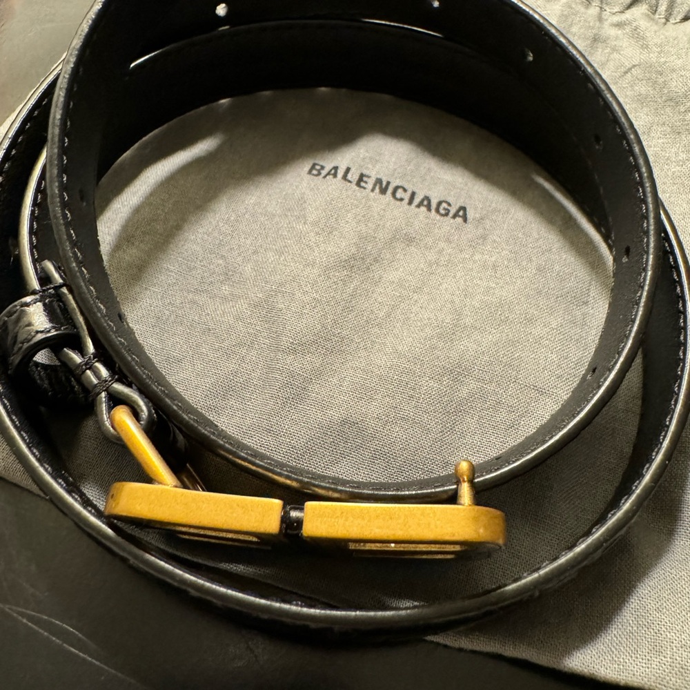 Balenciaga - Picture 4 of 5